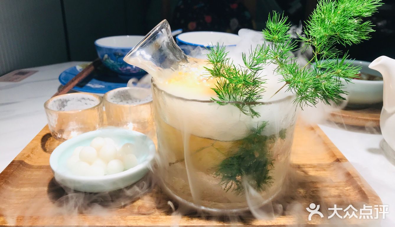 随便吃吃还是可以的，风格类似外头现在很多的杭帮菜馆