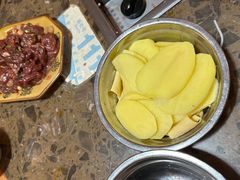 -黄利砖万峰林布依特色酸笋牛肉馆