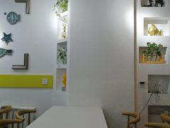 大堂-鲲少爷烤鱼饭.螺蛳粉·清真(爱琴海店)