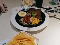 -汤姆家的牛排意面披萨(新城市广场店)