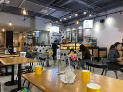 大堂-HELLO 27 意面·沙拉·帕尼尼