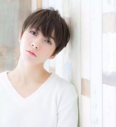 短发-茶发Salon·烫发染发理发