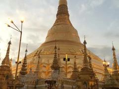 -ခြောက်ထပ်ကြီးရွှေသာလျောင်းဘုရားကြီး