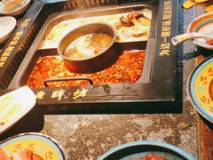 -老牌坊云南鱼豆花火锅(哈西万达店)