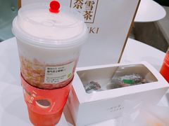 霸气芝士草莓-奈雪的茶(湖滨银泰in77C区PRO店)