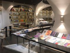 -钟书阁(珍园店)