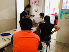 -小海豚国际游泳培训(长宁龙之梦酒店)