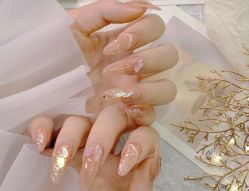 -雪奈传统美甲美睫