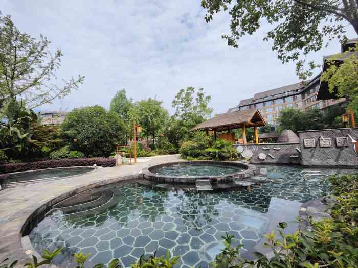 峨眉山御泉湾酒店-"和朋友说起风就是雨,反正峨眉山离成都也不.