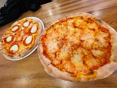 -城市大道红炉披萨烘焙坊