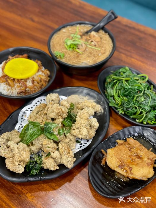 阿勇鲁肉饭(虹井路店)大肠蚵仔面线图片