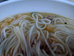 鸡汤米线的侧面照。-文山荷鲜居(翠湖店)