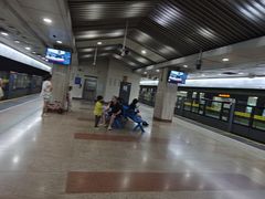 -南京西路(地铁站)