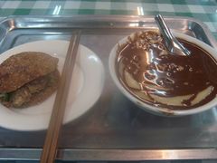 烧饼夹肉和面茶-护国寺小吃(新街口店)