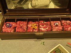 -左庭右院鲜牛肉火锅黑金店(陆家嘴中心店)
