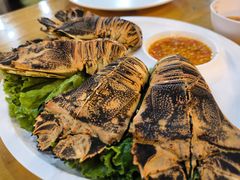 -J Daeng Seafood