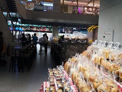 面包甜点陈列柜-盒马鲜生(189购物中心店)