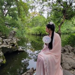 -一揽芳华汉服旗袍体验馆(拙政园店)