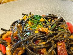 蟹膏海鲜墨鱼面-农畉LONFOOD(万象天地店)