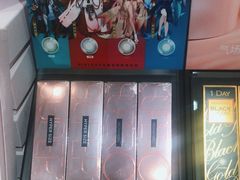 -4iNLOOK美瞳店(中山公园龙之梦店)