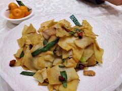 腊肉炕豆丝-雅和生态渔庄·宜城锅巴饭(龙灵山公园店)