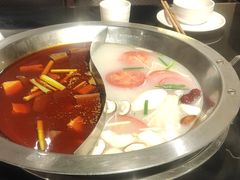 鸳鸯锅底-吴记老锅底麻辣火锅(福州路店)