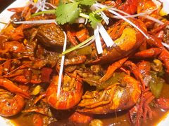 -虾弄弄海派小龙虾·牛羊蝎子火锅