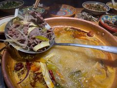 -洱火云南酸菜牛肉火锅(石景山当代商城店)