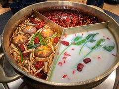 -湊湊火锅·茶憩(南京东路悦荟店)