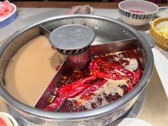牛油辣菌汤锅底-巴奴毛肚火锅概念餐厅