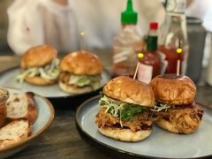 手撕猪肉红卷心菜汉堡-RAC BAR(安福路店)