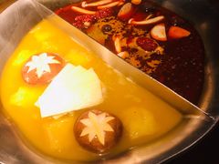 红颜花胶鸡锅-湊湊火锅·茶憩(杭州湖滨银泰in77店)