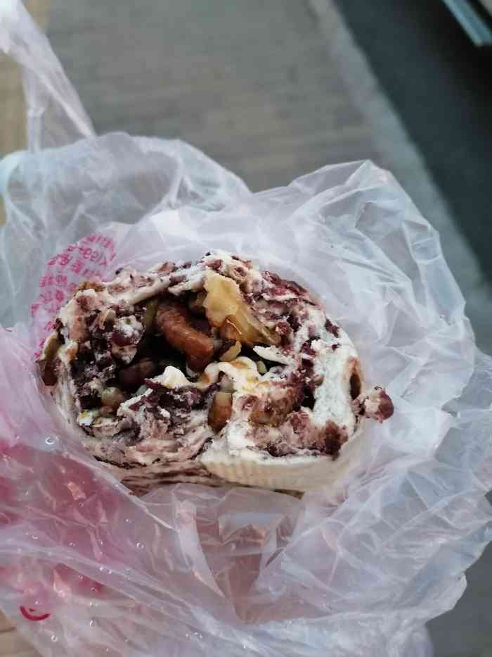 宫门口馒头(真武庙店)-"新品"贝勒爷红豆卷"的受欢迎程度直追网红.