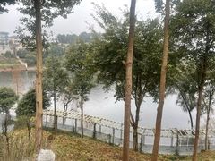 -华凌山庄·隐湖栖