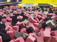 -嘿哟动霸CHUA·新潮玩运动娱乐中心·蹦床滑冰团建乐园
