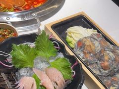 -老房老舍重庆火锅(假日城市店)