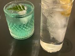 -Mx.cocktail bar