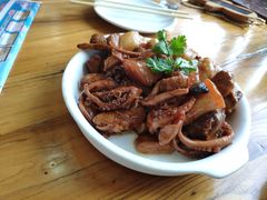 八爪鱼炖肉-地方名吃海鲜大馅蒸饺(北戴河店)