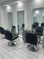-LILI·HAIR SALON理理造型