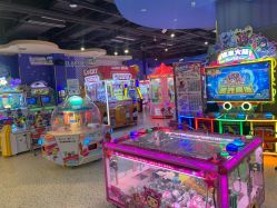 -Lucky Star幸运星&一同潮玩(友阿国际广场店)