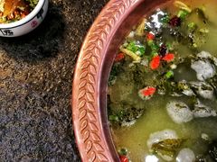 -景明轩•养生酸汤鱼火锅 云贵鲜菌 现舂野果酸汤(王寨小区店)