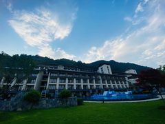 -英德宝晶宫天鹅湖茶语温泉