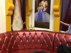 -自由港量贩KTV(西苑路店)