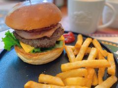 牛肉漢堡-Roots Lodge Café(仁爱旗舰店)
