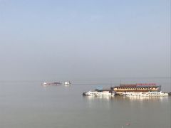 -巴陵广场