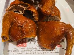 玻璃脆皮乳鸽-采蝶轩