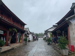 -七彩云南古滇温泉山庄