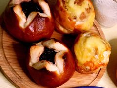 紫米芝士碱水球-富贵面包公司(运河店)