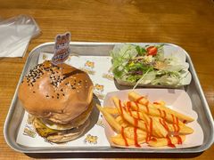 -HUZI虎滋精酿餐吧(京西大悦城店)