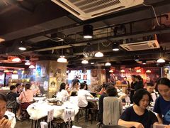 大堂-鲜入围煮花胶鸡海鲜火锅